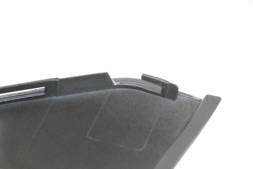 photo de LATERAL TRASEIRO DIREITO SYM X-PRO 4T 50 (2014 - 2021) - Zoom do estado de desgaste