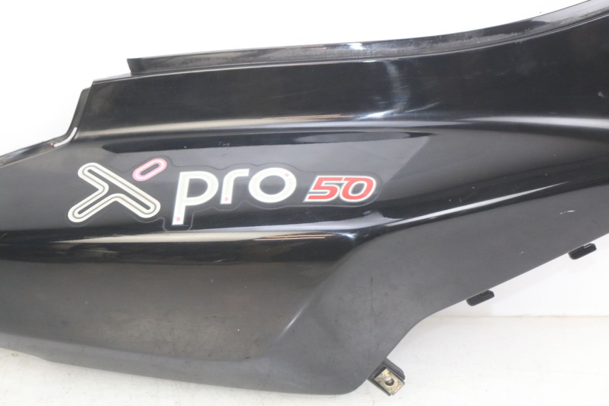 photo de LATERAL TRASEIRO DIREITO SYM X-PRO 4T 50 (2014 - 2021) - Marcações e referências