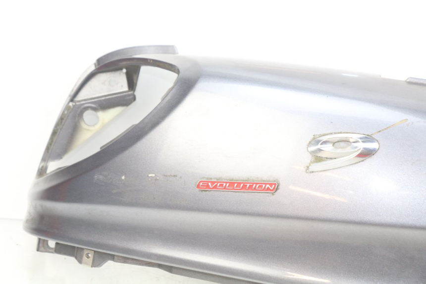 photo de LATERAL TRASEIRO DIREITO PIAGGIO X9 EVOLUTION 125 (2003 - 2007) - Pontos de fixação