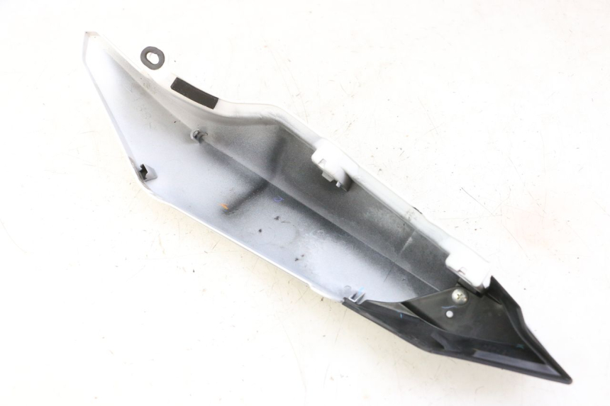 photo de LATERAL TRASEIRO DIREITO YAMAHA XJ6 ABS 600 (2008 - 2016) - Vista geral