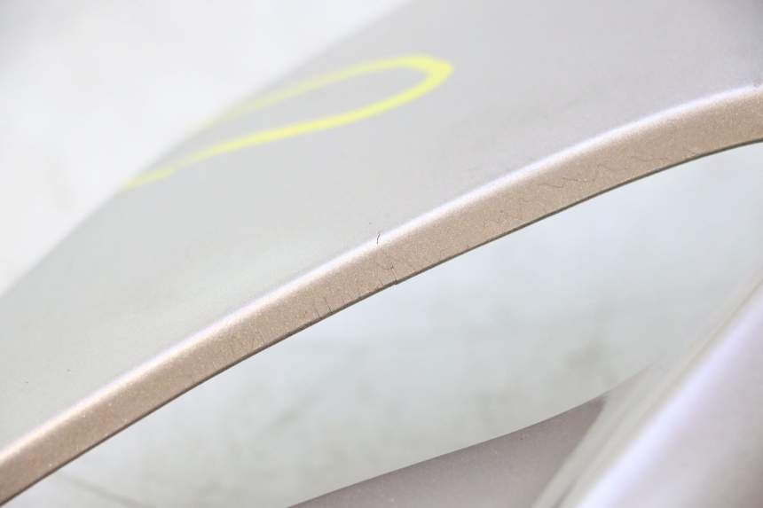 photo de LADO TRASEIRO DIREITO HONDA XLV VARADERO 125 (2007 - 2012) - Detalhes característicos