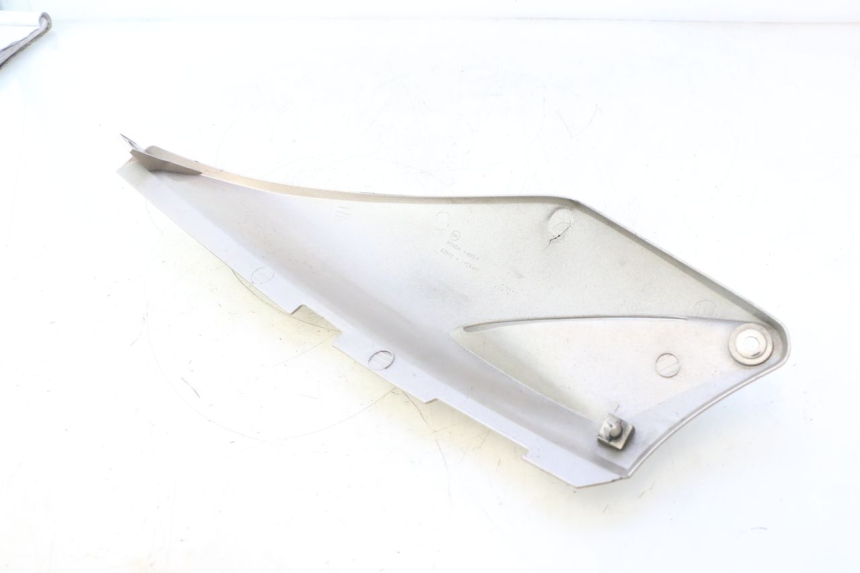 photo de LADO TRASEIRO DIREITO HONDA XLV VARADERO 125 (2007 - 2012) - Pontos de fixação