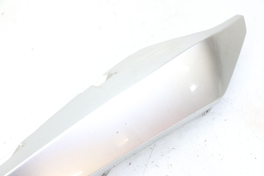 photo de LATERAL TRASEIRO DIREITO YAMAHA XJ6 600 (2008 - 2016) - Zoom do estado de desgaste