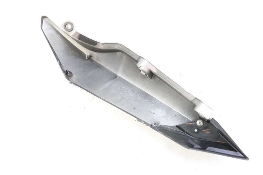 photo de LATERAL TRASEIRO DIREITO YAMAHA XJ6 600 (2008 - 2016) - Vista geral