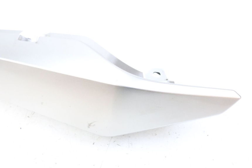 photo de LATERAL TRASEIRO DIREITO YAMAHA XJ6 600 (2008 - 2016) - Marcações e referências
