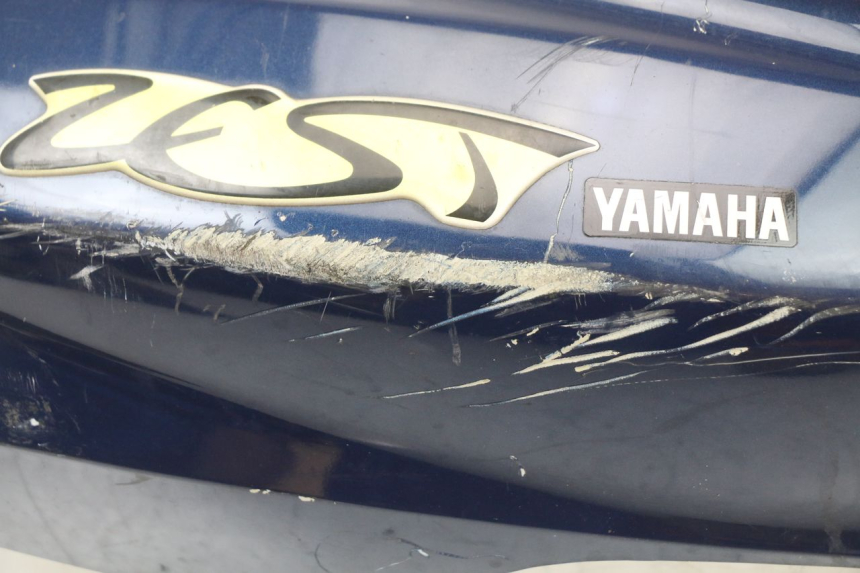 photo de LATERAL TRASEIRO DIREITO YAMAHA YE ZEST 50 (1992 - 1998) - Estado da superfície