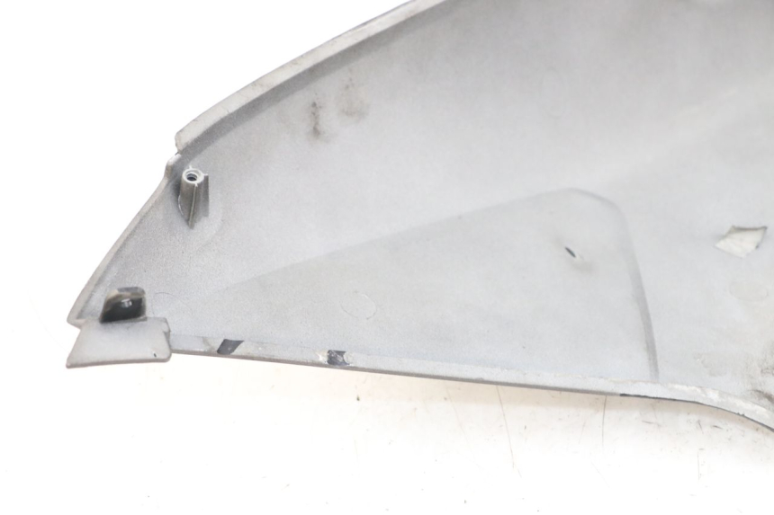 photo de LATERAL TRASEIRO DIREITO YAMAHA YP MAJESTY 125 (2002 - 2006) - Detalhe da peça