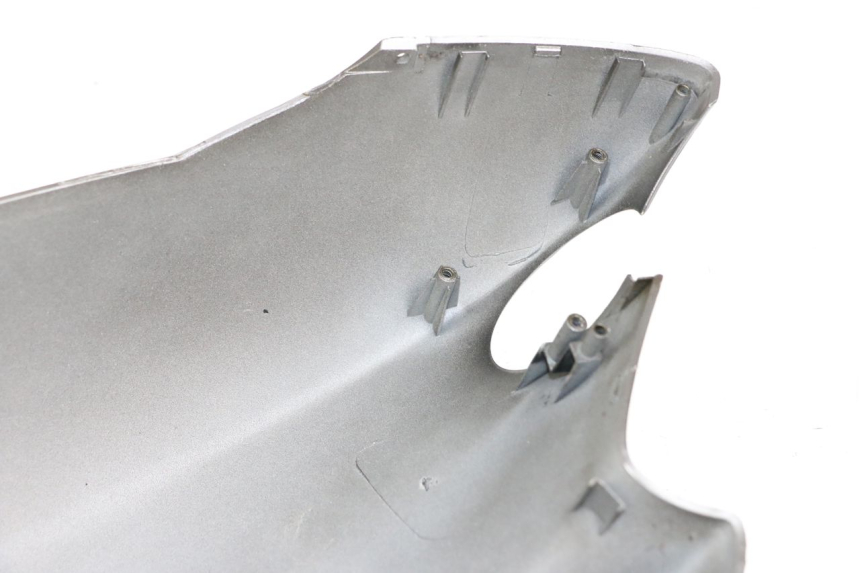 photo de LATERAL TRASEIRO DIREITO YAMAHA YP MAJESTY 125 (2002 - 2006) - Zoom do estado de desgaste