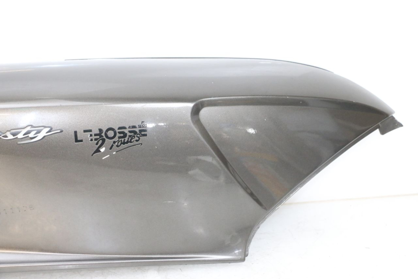 photo de LATERAL TRASEIRO DIREITO YAMAHA YP MAJESTY 125 (2002 - 2006) - Estado da superfície