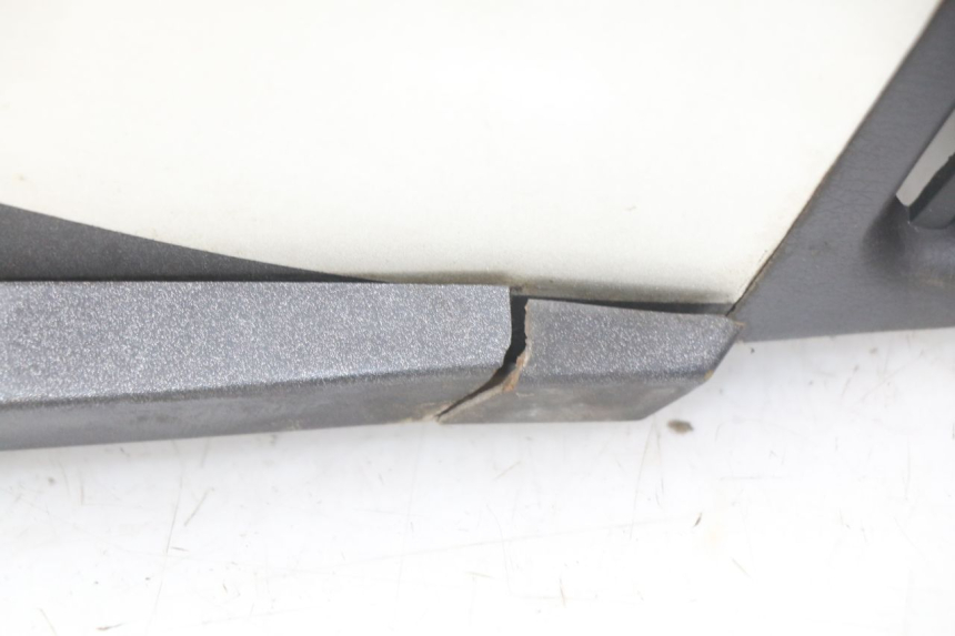 photo de LATERAL TRASEIRO DIREITO YIYING YY50QT-10 50 (2007 - 2022) - Marcações e referências