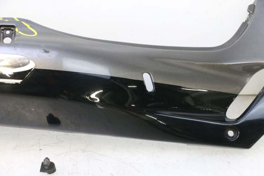 photo de LADO TRASEIRO DIREITO KAWASAKI ZZR 600 (1995 - 2004) - Outro ângulo de visão