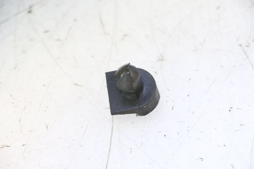 photo de LADO TRASEIRO DIREITO KAWASAKI ZZR 600 (1995 - 2004) - Pontos de fixação