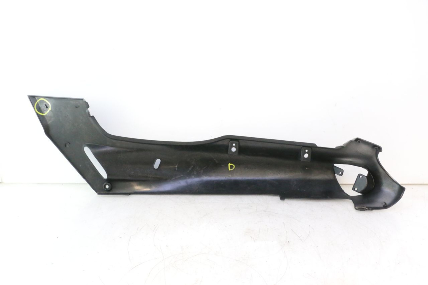 photo de LADO TRASEIRO DIREITO KAWASAKI ZZR 600 (1995 - 2004) - Marcações e referências