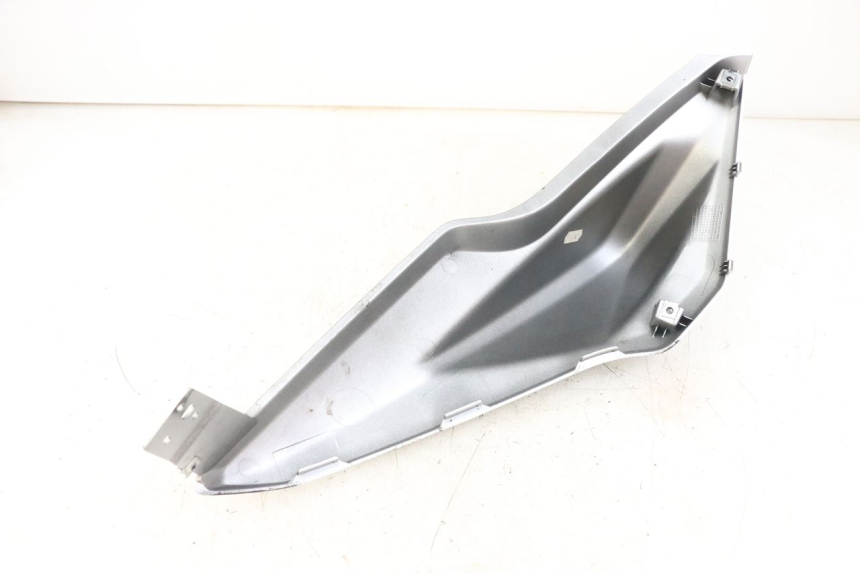 photo de LATERAL TRASEIRO ESQUERDO YAMAHA AEROX 2T 50 (2013 - 2017) - Outro ângulo de visão