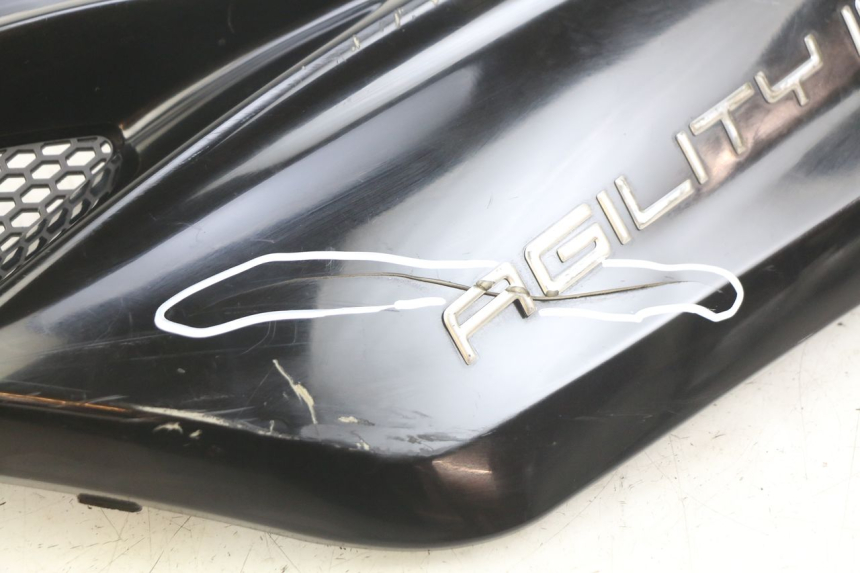photo de LATERAL TRASEIRO ESQUERDO KYMCO AGILITY 16+ 4T 50 (2018 - 2023) - Pontos de fixação