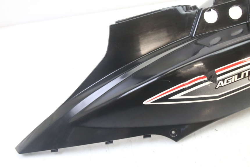 photo de LATERAL TRASEIRO ESQUERDO KYMCO AGILITY 4T 50 (2005 - 2018) - Detalhe da peça