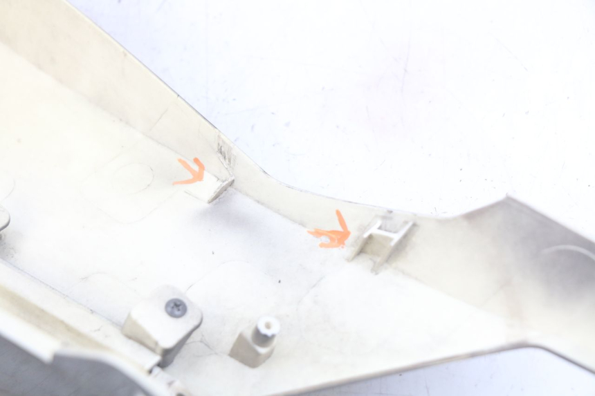 photo de LATERAL TRASEIRO ESQUERDO NECO ALEXONE 125 (2017 - 2024) - Pontos de fixação