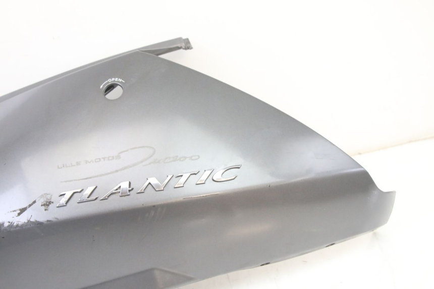 photo de LATERAL TRASEIRO ESQUERDO APRILIA ATLANTIC 125 (2003 - 2009) - Zoom do estado de desgaste