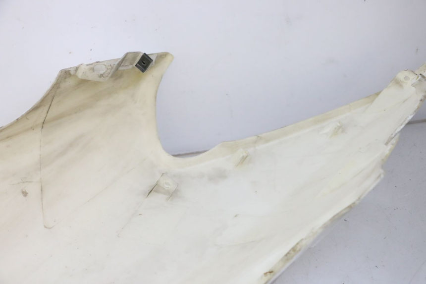 photo de LATERAL TRASEIRO ESQUERDO JONWAY AZTRAL 125 (2008 - 2017) - Detalhe da peça