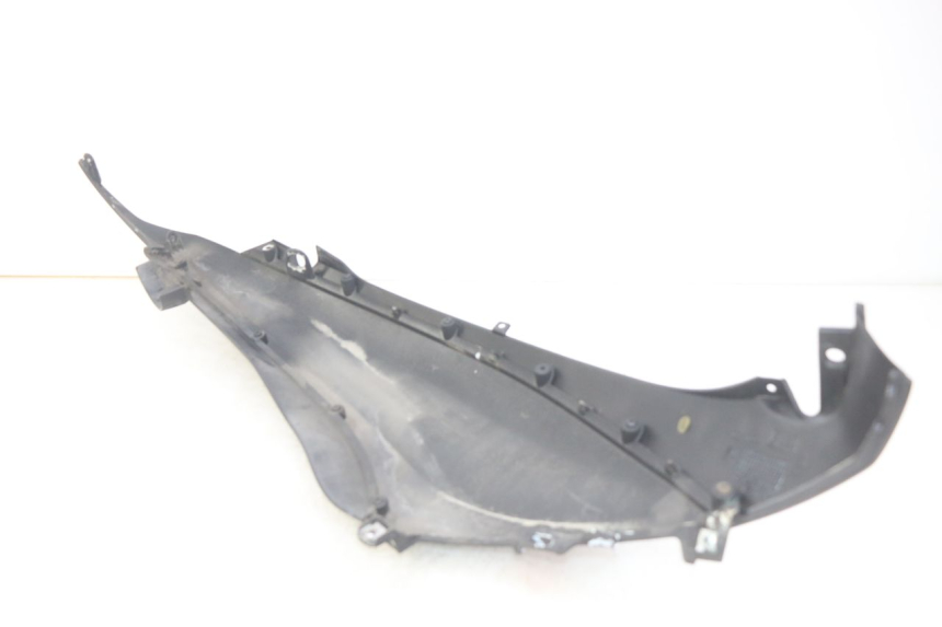 photo de LATERAL TRASEIRO ESQUERDO PIAGGIO BEVERLY 125 (2010 - 2015) - Zoom do estado de desgaste