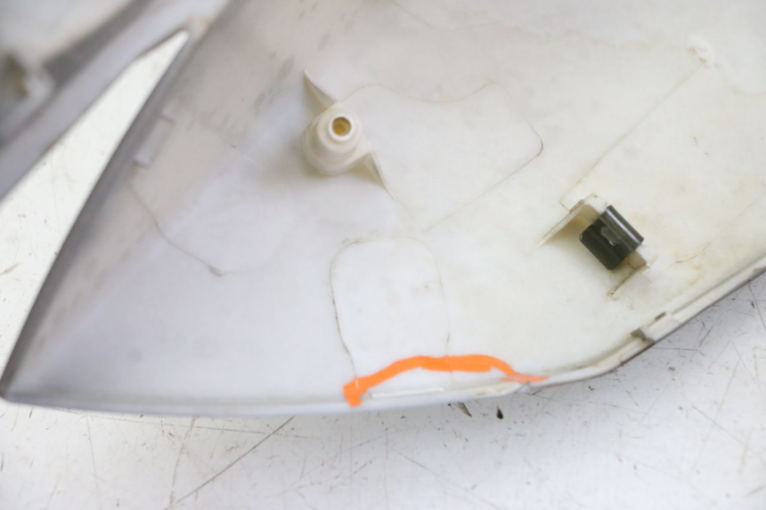 photo de LATERAL TRASEIRO ESQUERDO MOTRON BREEZY 4T 50 (2021 - 2025) - Detalhe da peça