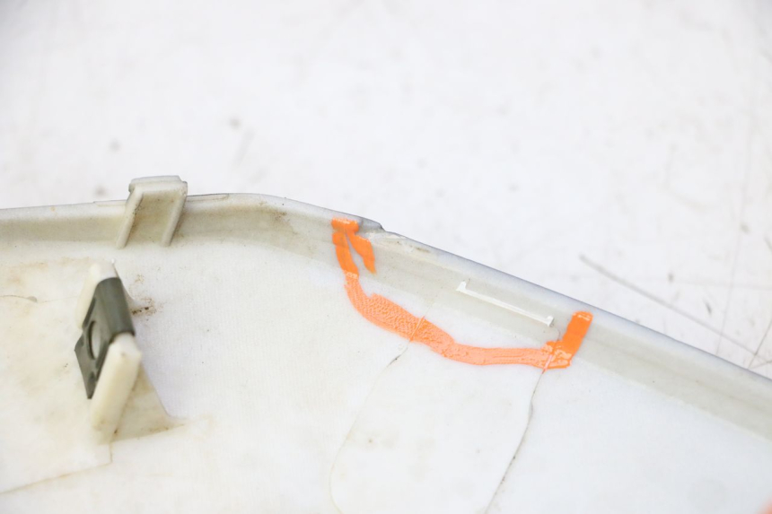 photo de LATERAL TRASEIRO ESQUERDO MOTRON BREEZY 4T 50 (2021 - 2025) - Zoom do estado de desgaste