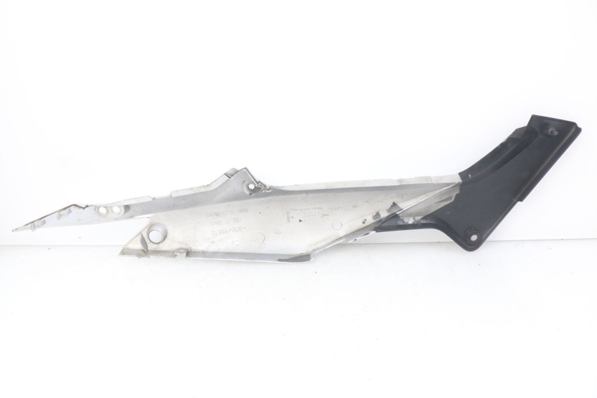 photo de LATERAL TRASEIRO ESQUERDO HONDA CBR R 125 (2003 - 2006) - Detalhe da peça