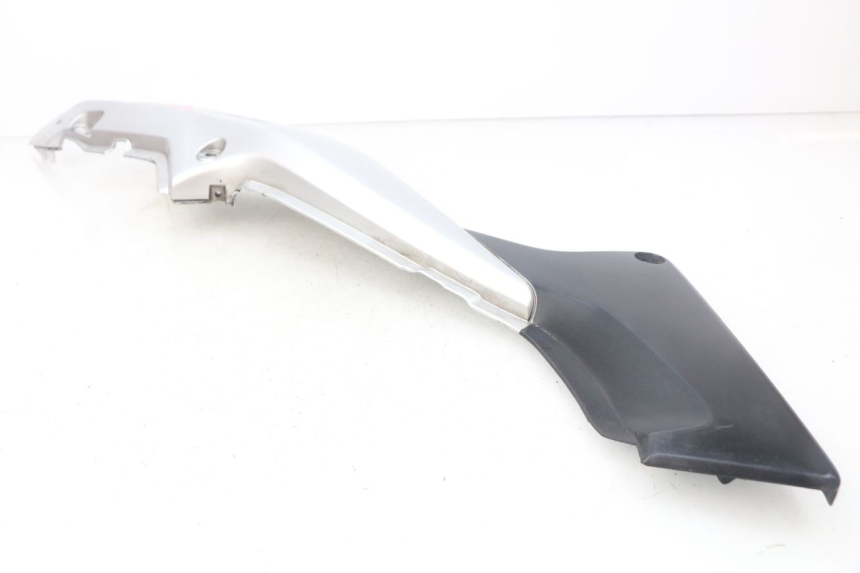 photo de LATERAL TRASEIRO ESQUERDO HONDA CBR R 125 (2003 - 2006) - Outro ângulo de visão