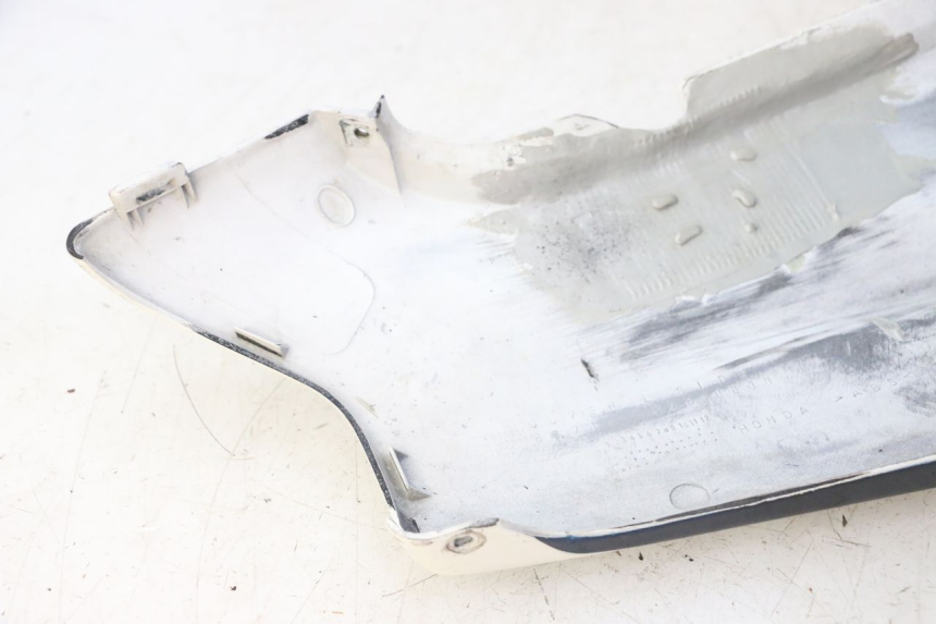 photo de LATERAL TRASEIRO ESQUERDO HONDA CBR RR FIREBLADE 900 (1992 - 1994) - Zoom do estado de desgaste