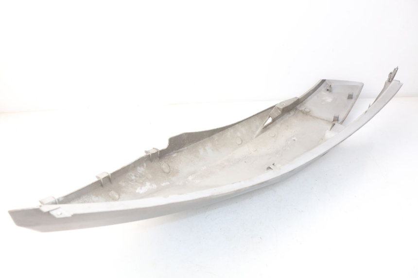 photo de LATERAL TRASEIRO ESQUERDO KYMCO DINK STREET 125 (2009 - 2014) - Detalhe da peça