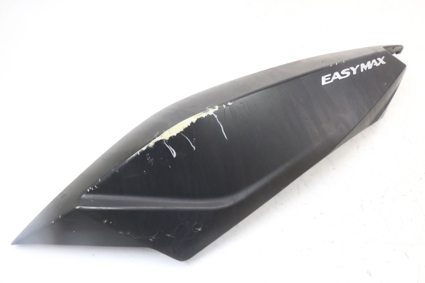 photo de LATERAL TRASEIRO ESQUERDO LONGJIA EASY MAX 125 (2020 - 2024) - Detalhe da peça
