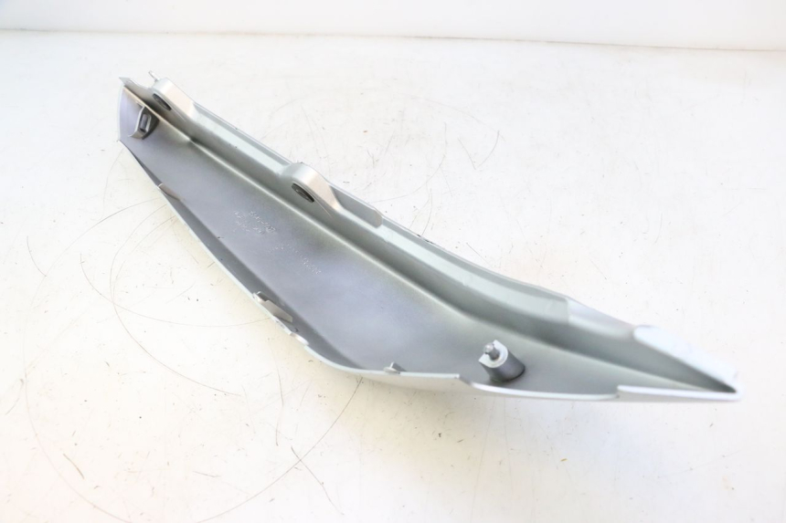 photo de LATERAL TRASEIRO ESQUERDO KAWASAKI ER-6 ER6 N 650 (2005 - 2009) - Detalhe da peça