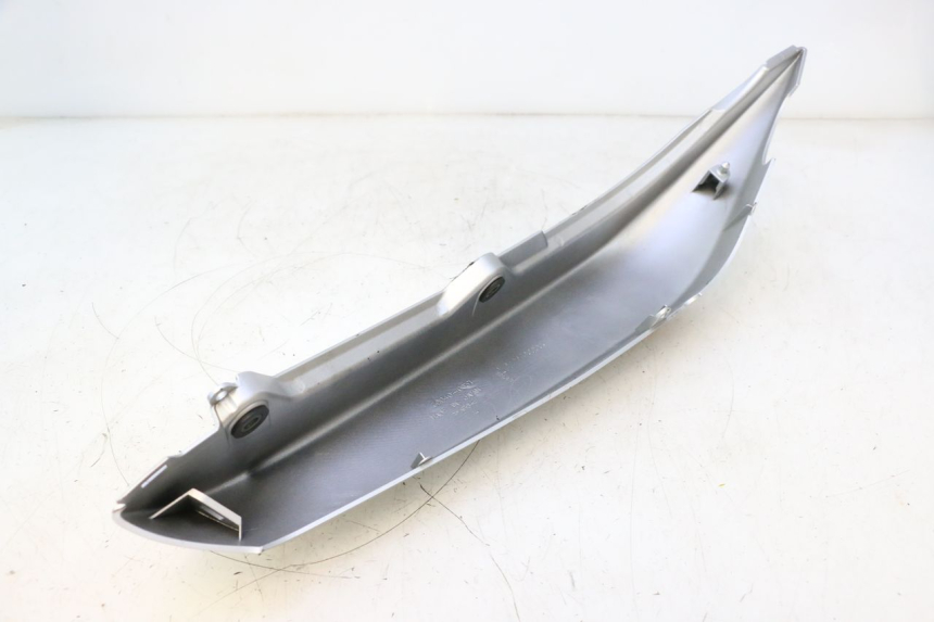 photo de LATERAL TRASEIRO ESQUERDO KAWASAKI ER-6 ER6 N 650 (2005 - 2009) - Zoom do estado de desgaste