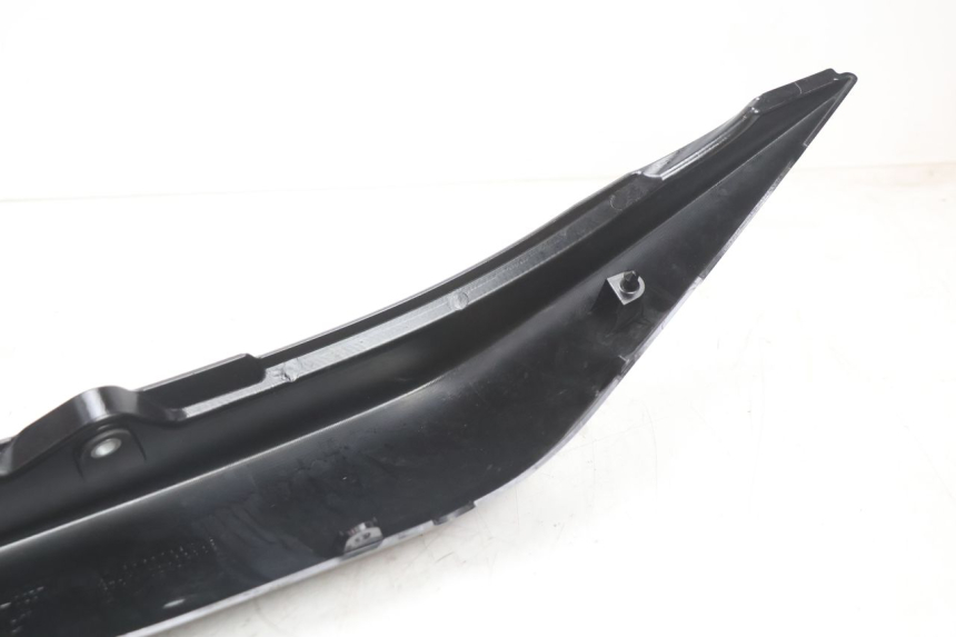 photo de LATERAL TRASEIRO ESQUERDO KAWASAKI ER-6 ER6 N 650 (2005 - 2009) - Detalhes característicos