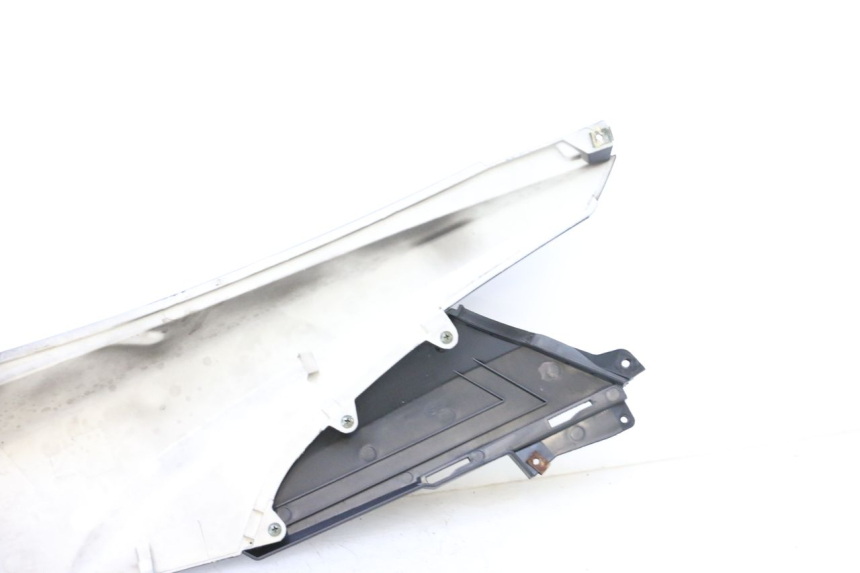 photo de LATERAL TRASEIRO ESQUERDO JM MOTORS EVOLIS 4T 50 (2018 - 2022) - Pontos de fixação