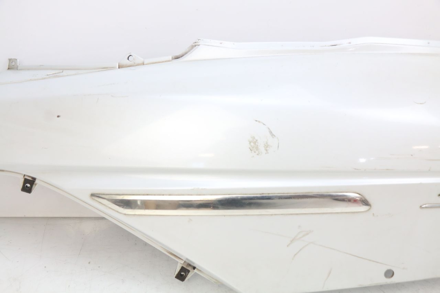 photo de LATERAL TRASEIRO ESQUERDO HONDA FES S-WING SWING ABS 125 (2007 - 2015) - Detalhes característicos