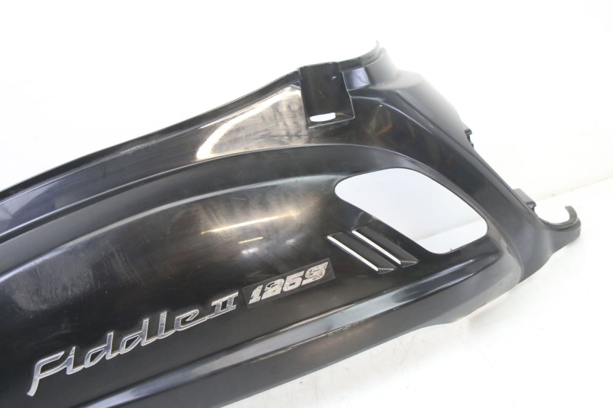 photo de LATERAL TRASEIRO ESQUERDO SYM FIDDLE 2 S 125 (2012 - 2014) - Zoom do estado de desgaste