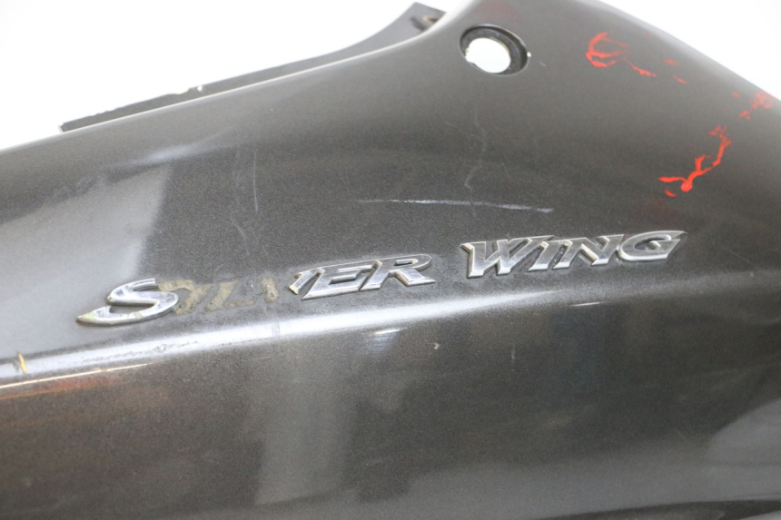 photo de LATERAL TRASEIRO ESQUERDO HONDA FJS SILVER WING SILVERWING 400 (2005 - 2008) - Estado da superfície