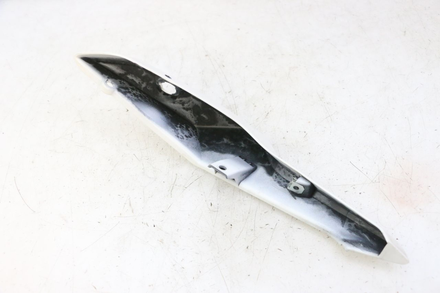 photo de LATERAL TRASEIRO ESQUERDO BMW G310 R 310 (2016 - 2020) - Outro ângulo de visão