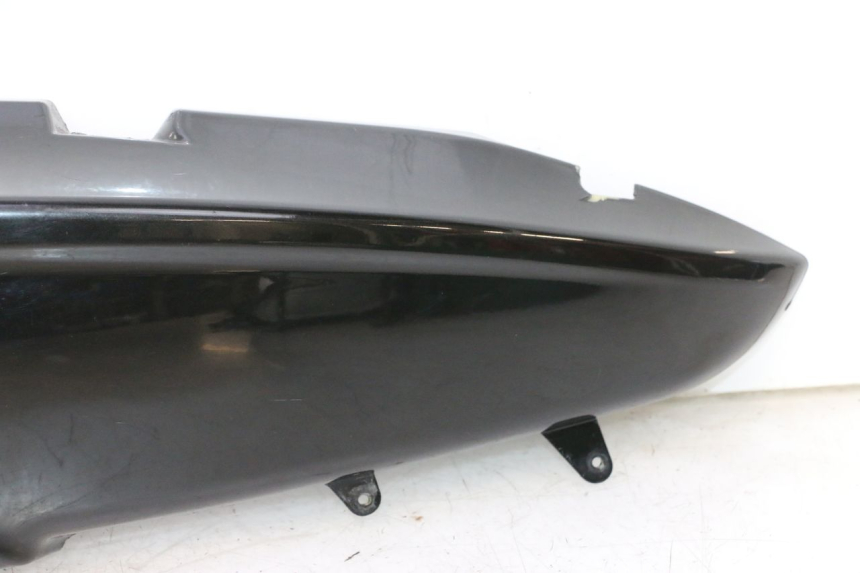 photo de LATERAL TRASEIRO ESQUERDO GILERA GP 800 (2007 - 2013) - Detalhe da peça