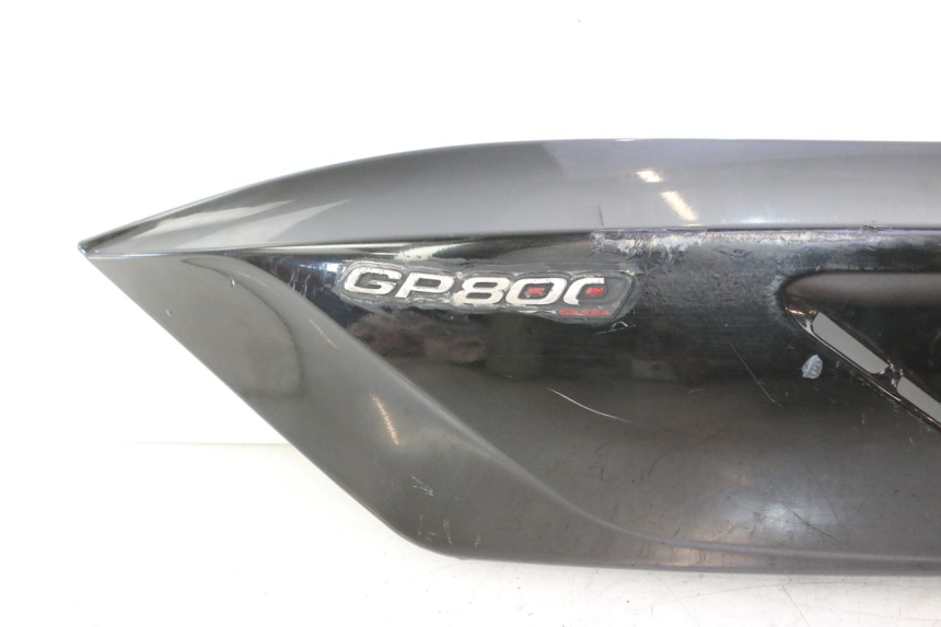 photo de LATERAL TRASEIRO ESQUERDO GILERA GP 800 (2007 - 2013) - Outro ângulo de visão