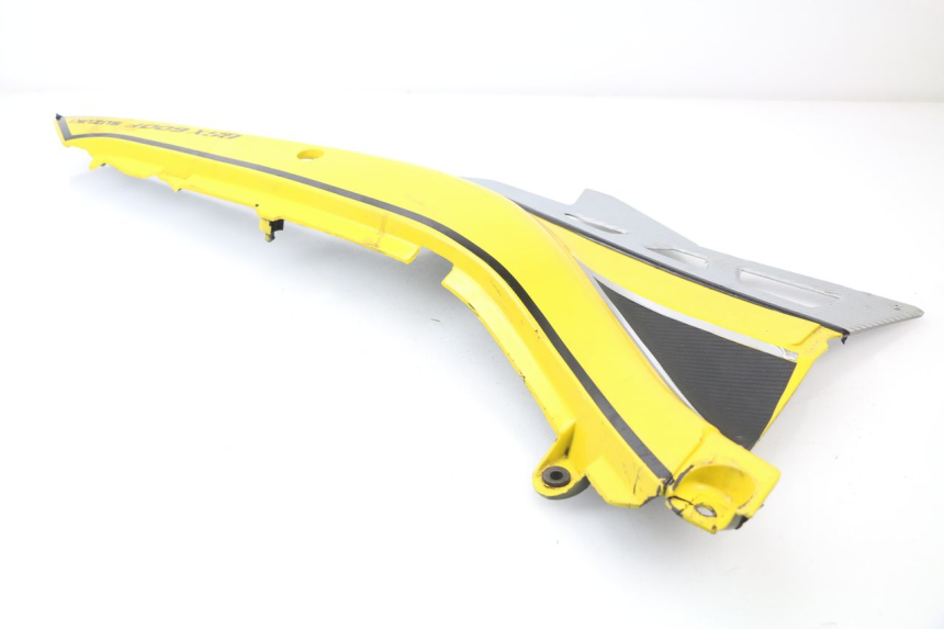 photo de LATERAL TRASEIRO ESQUERDO SUZUKI GSXF GSX F 600 (1988 - 1997) - Detalhe da peça
