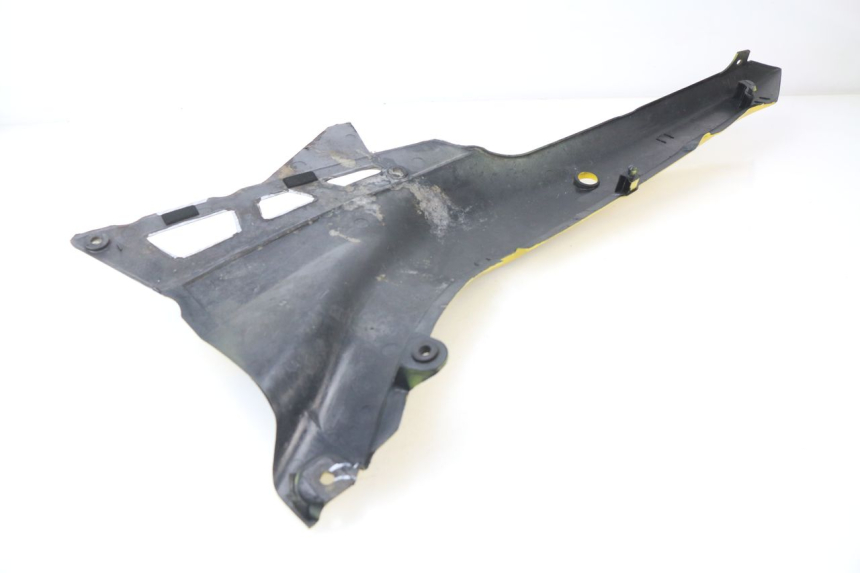 photo de LATERAL TRASEIRO ESQUERDO SUZUKI GSXF GSX F 600 (1988 - 1997) - Vista de perto