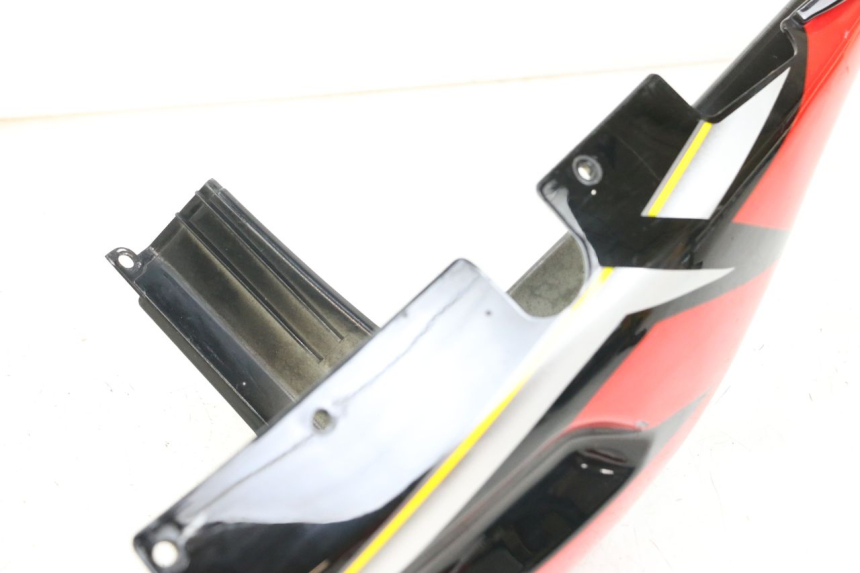 photo de LATERAL TRASEIRO ESQUERDO HYOSUNG GTR 125 (2006 - 2008) - Marcações e referências