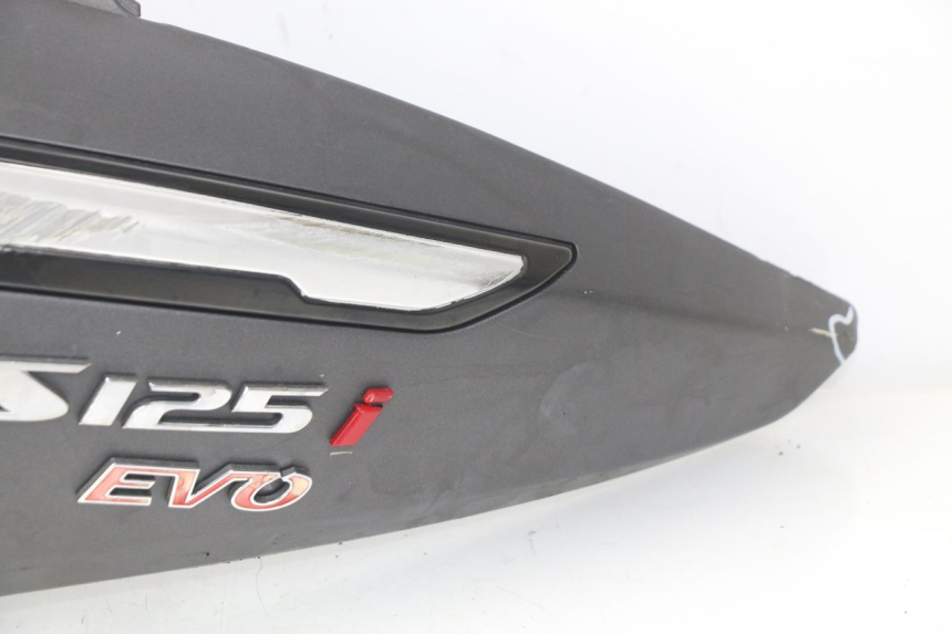 photo de LATERAL TRASEIRO ESQUERDO SYM GTS EVO 125 (2009 - 2013) - Ângulo alternativo