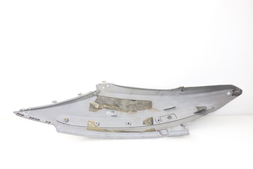 photo de LATERAL TRASEIRO ESQUERDO SYM GTS EVO 125 (2009 - 2013) - Estado da superfície