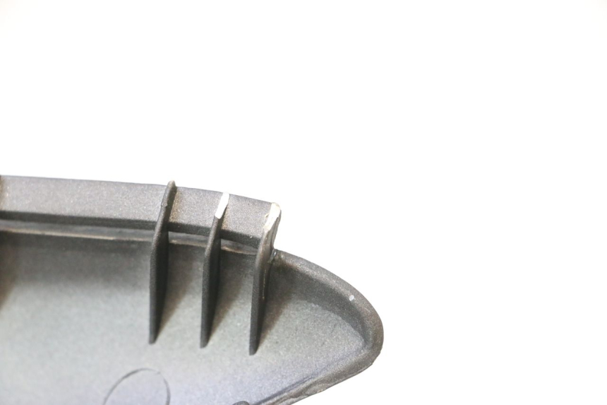 photo de LATERAL TRASEIRO ESQUERDO SYM GTS EVO 125 (2009 - 2013) - Detalhes característicos
