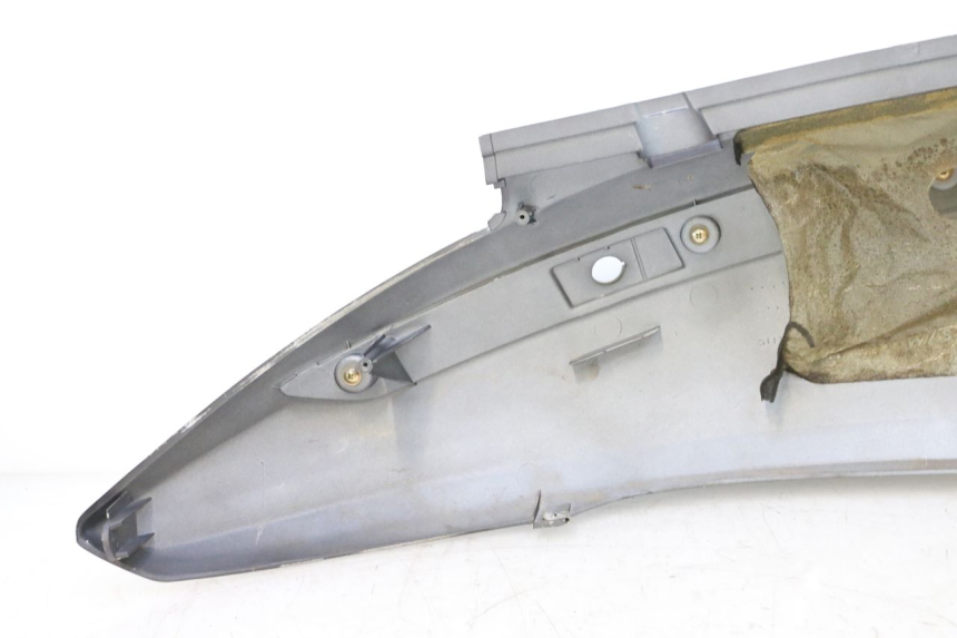 photo de LATERAL TRASEIRO ESQUERDO SYM GTS EVO 125 (2009 - 2013) - Marcações e referências