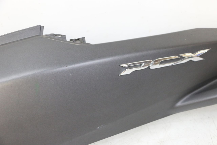 photo de LATERAL TRASEIRO ESQUERDO HONDA PCX (JF57/JF64) 125 (2014 - 2018) - Ampliação dos componentes