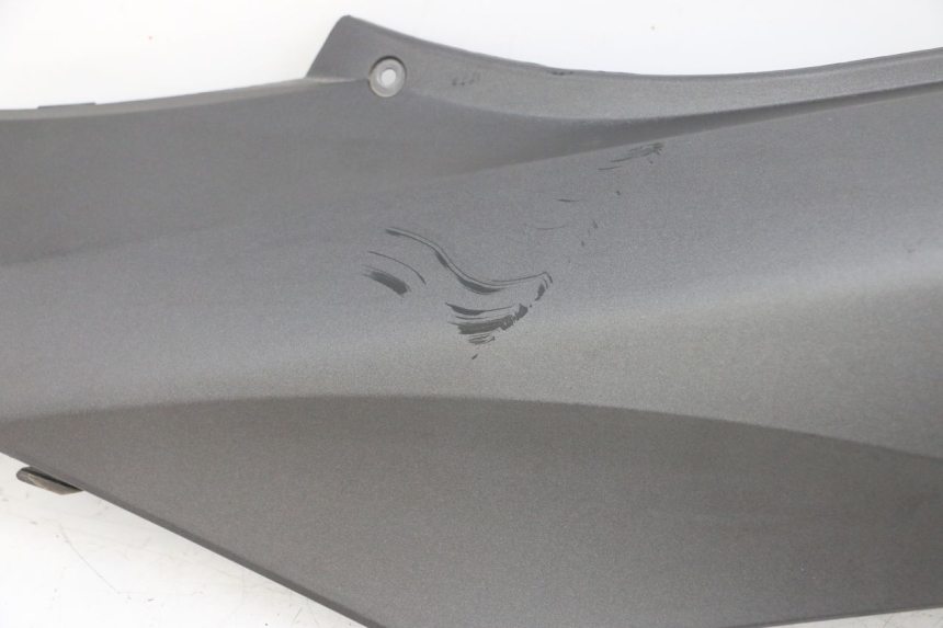 photo de LATERAL TRASEIRO ESQUERDO HONDA PCX (JF57/JF64) 125 (2014 - 2018) - Vista de perto